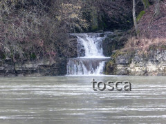 Wasserfall am Rheinuferweg