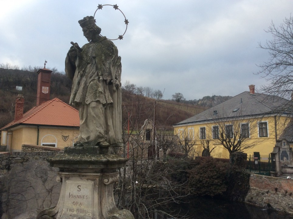 Gumpoldskirchen < Nepomuk