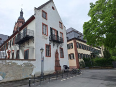 Eltville < Nepomuk