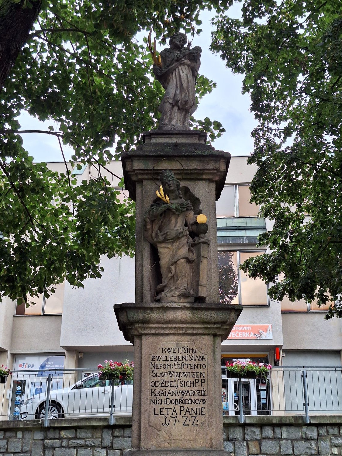 Trhové Sviny < Nepomuk