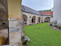 Trhové Sviny < Nepomuk
