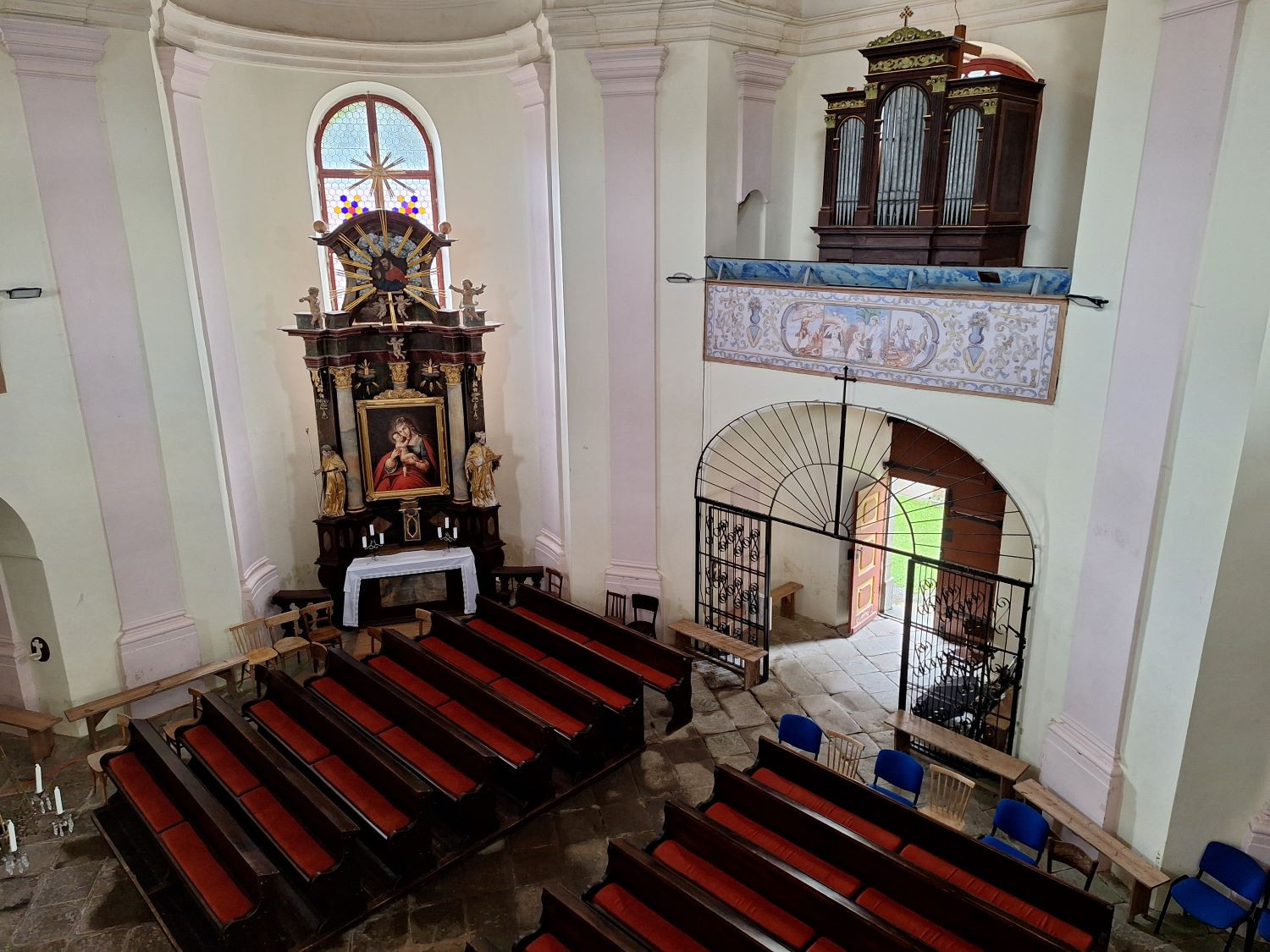 Trhové Sviny < Nepomuk