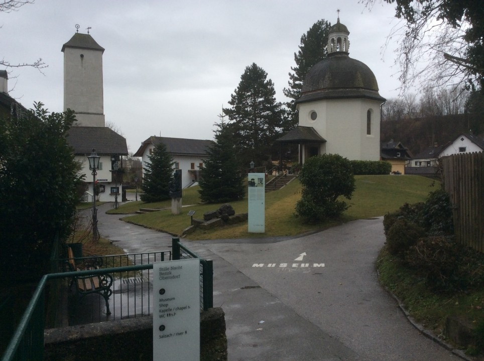 Oberndorf bei Salzburg < Nepomuk