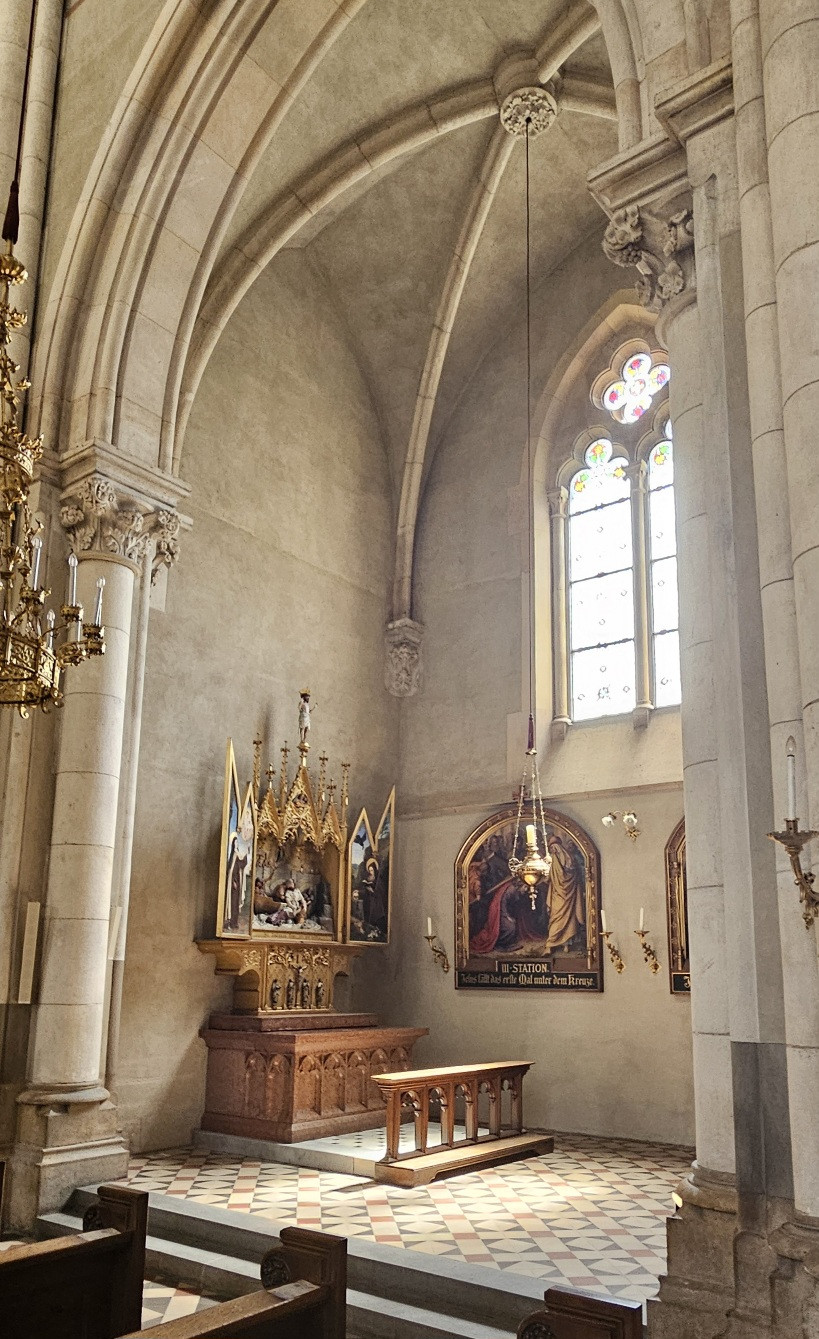 Graz Herz Jesu Kirche < Nepomuk