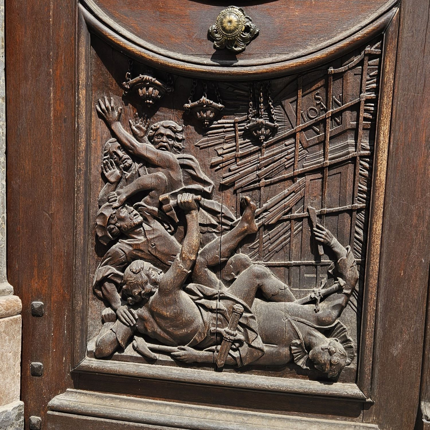 013_Tor3 Der Versuch 1619 das Grab von Calvinisten zu zerstören_Asamkirche