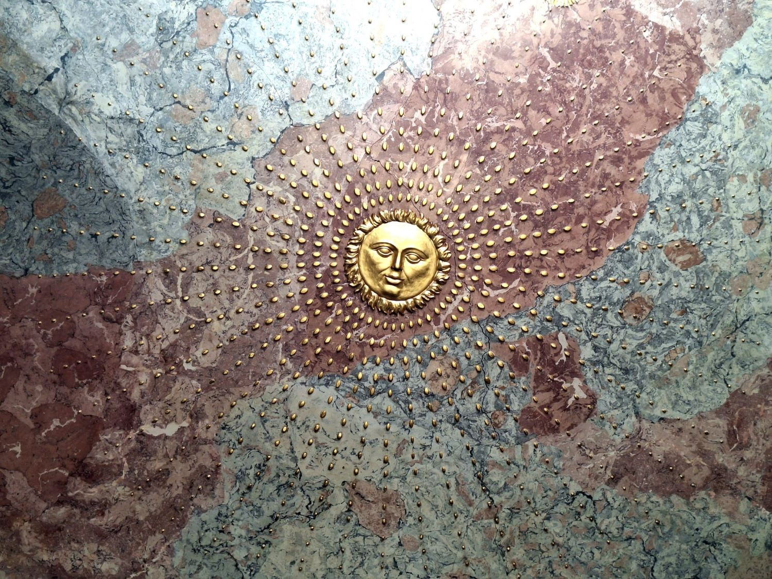 017_Sonnenmaske Decke Vorraum_Asamkirche