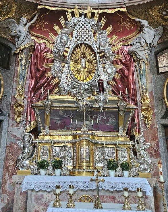 050b_Altarraum_Asamkirche