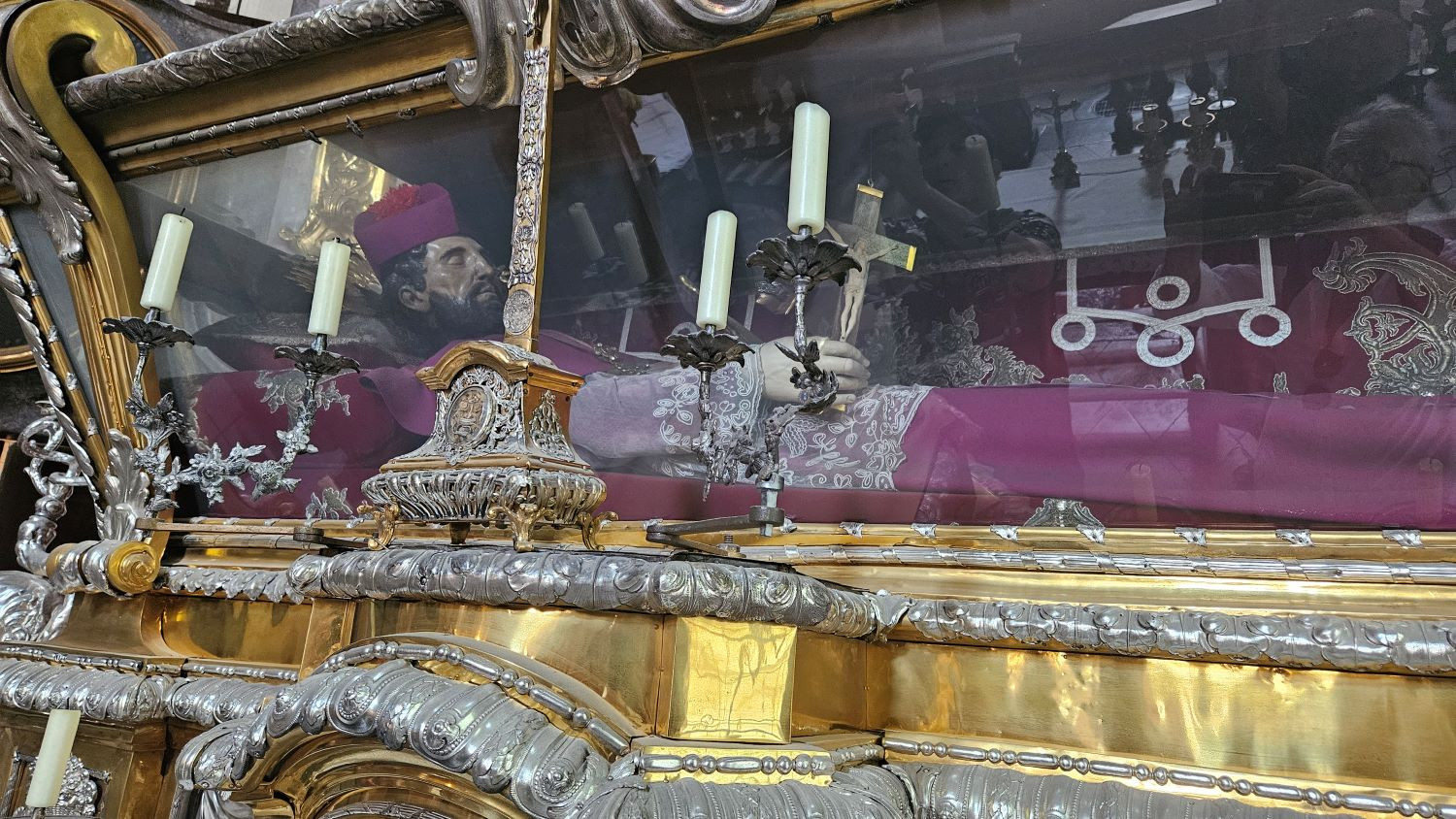 056_Nepomuk im Sarg_Asamkirche