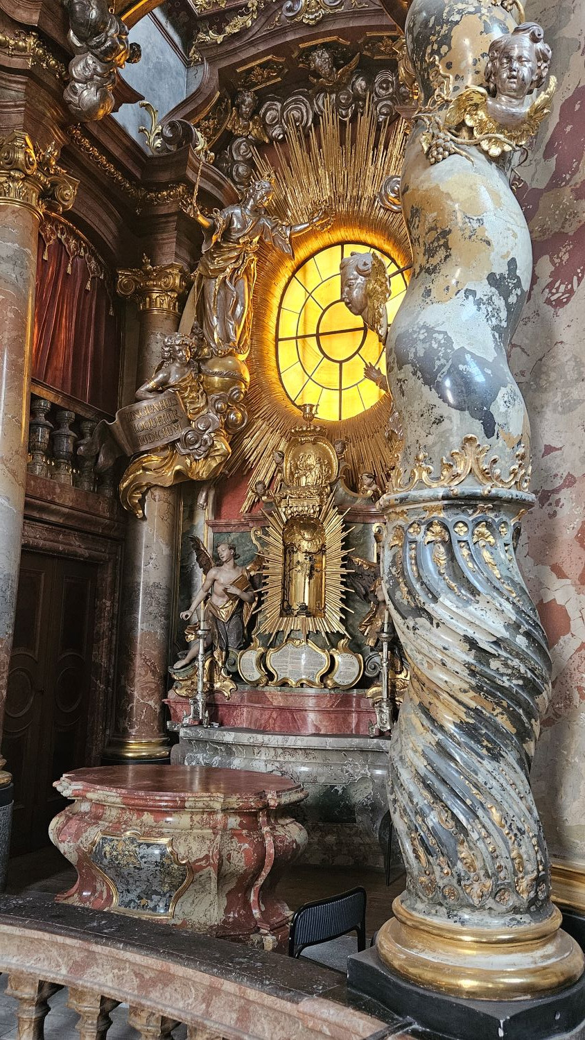 062_Oberer Altar Maria_Asamkirche