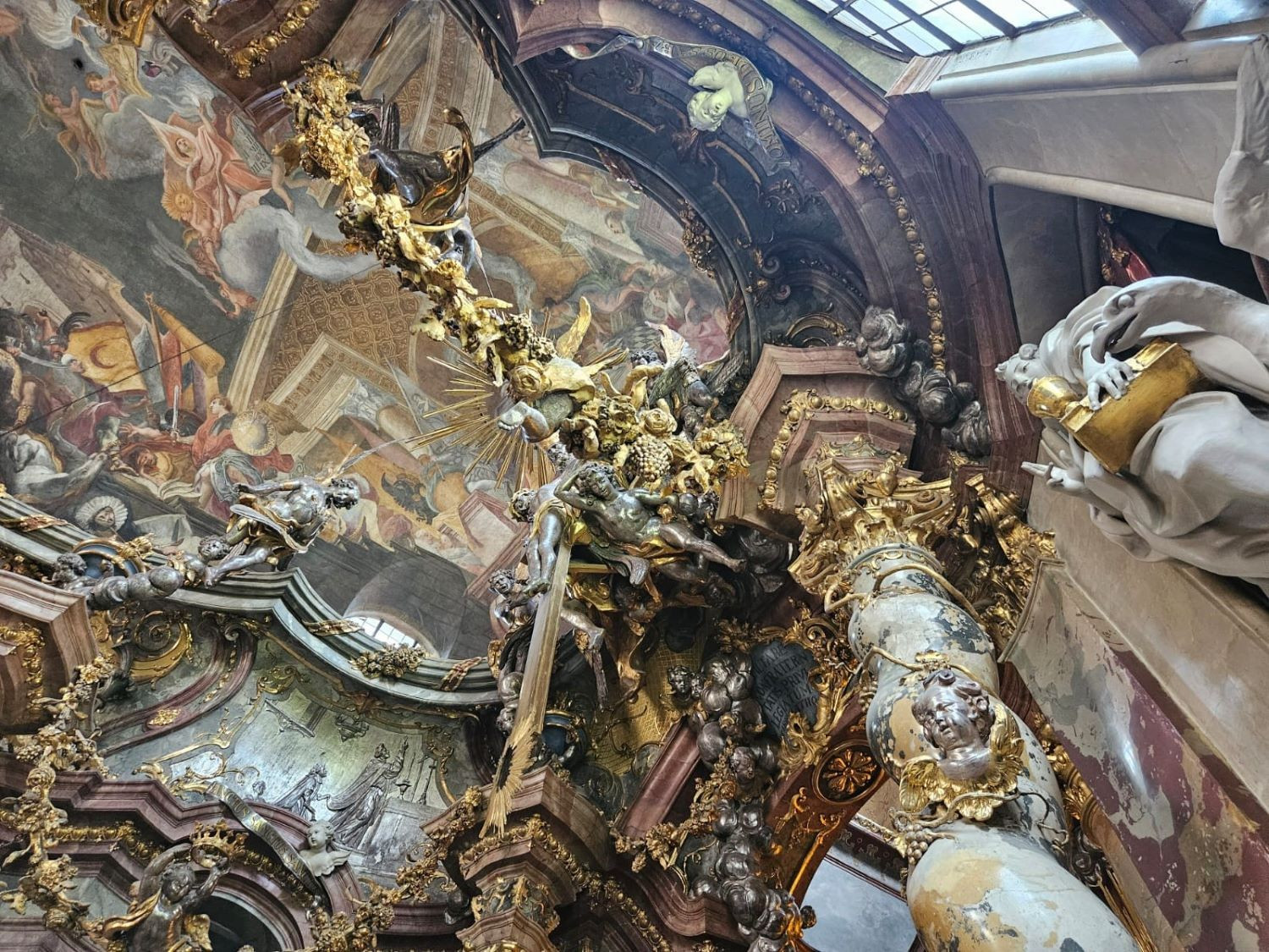 067_Blick in die Kuppel_Asamkirche