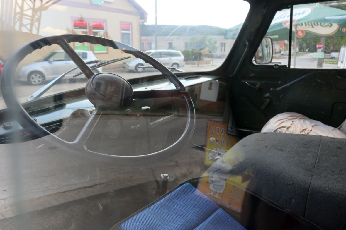 UAZ 452-4.jpg